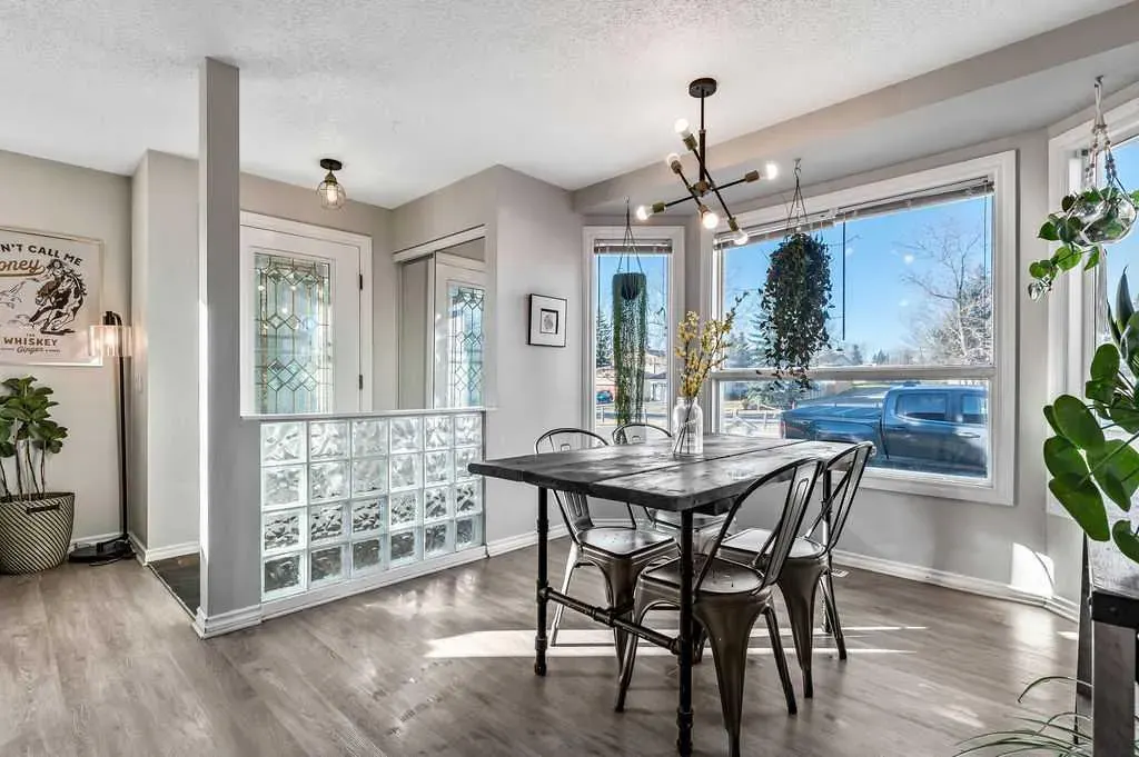 106 Woodfield Close SW