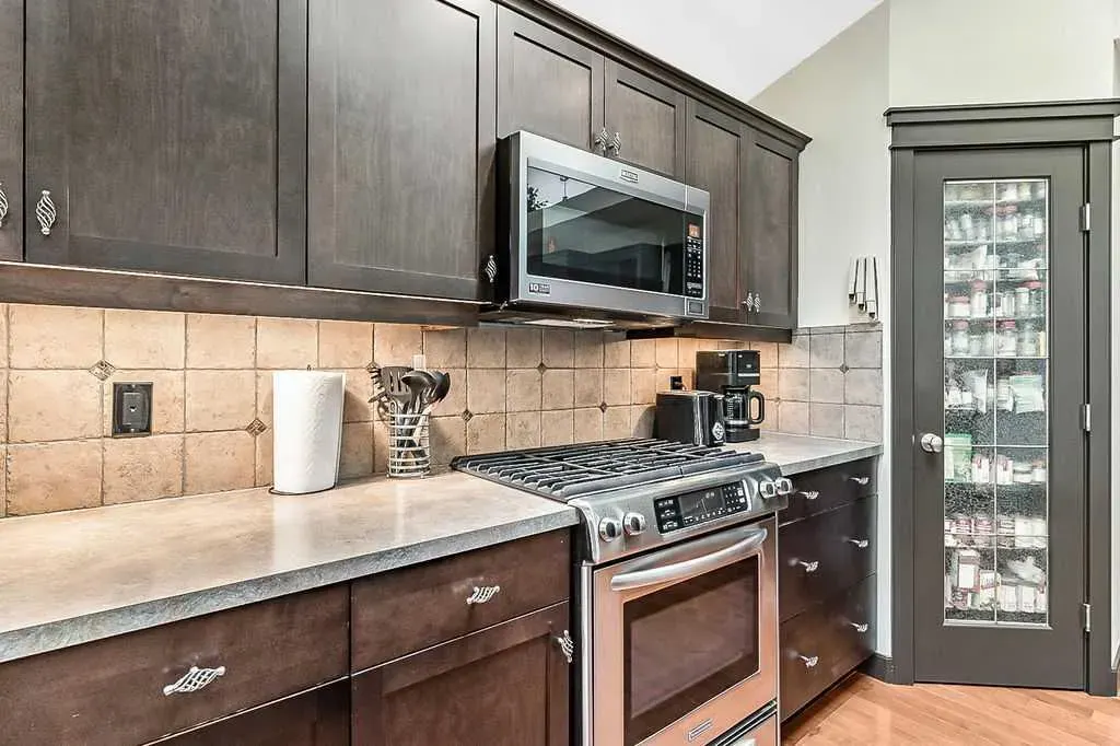 263 Willow Ridge Manor SW