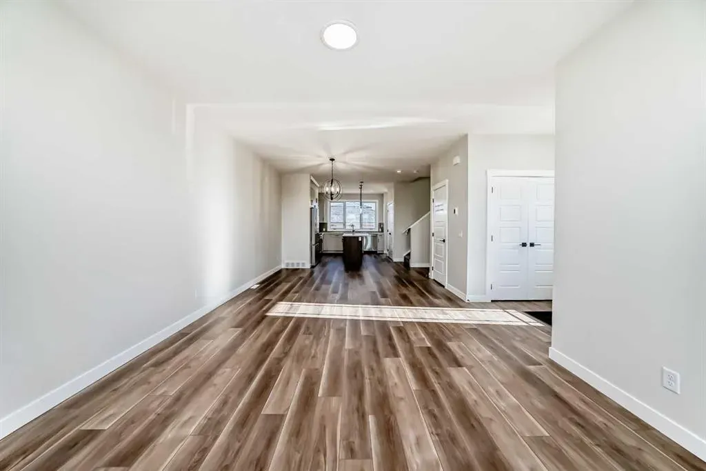 1001 REYNOLDS Crescent SW