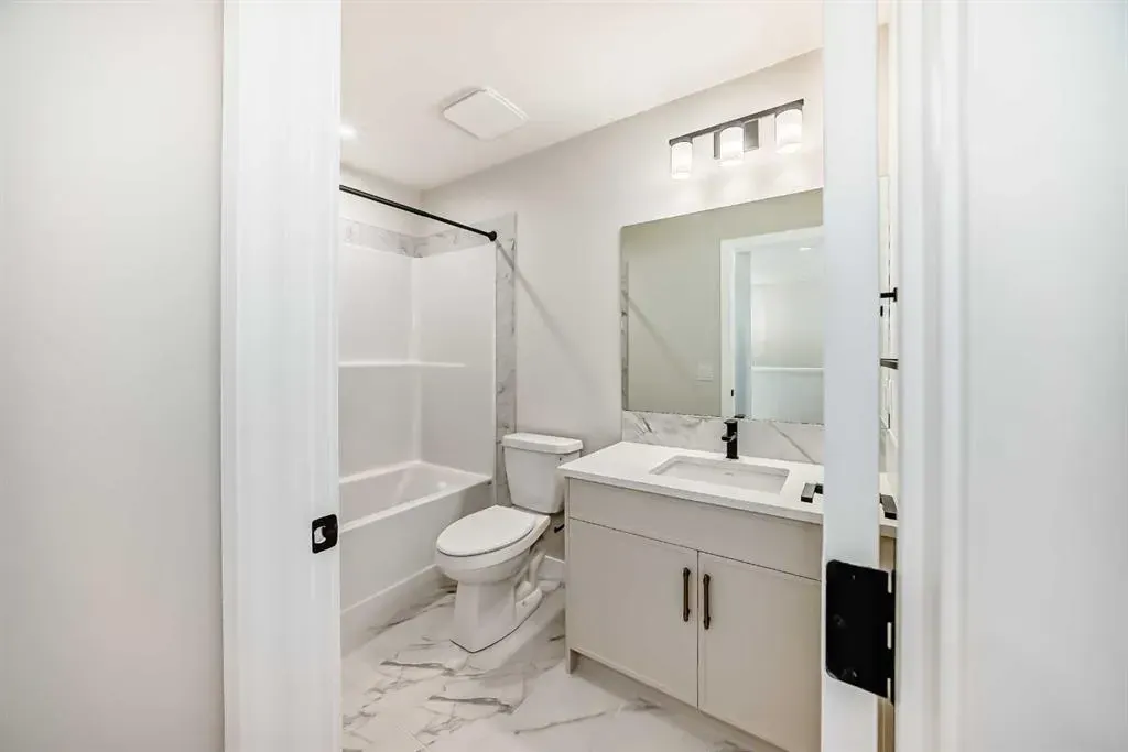 1001 REYNOLDS Crescent SW