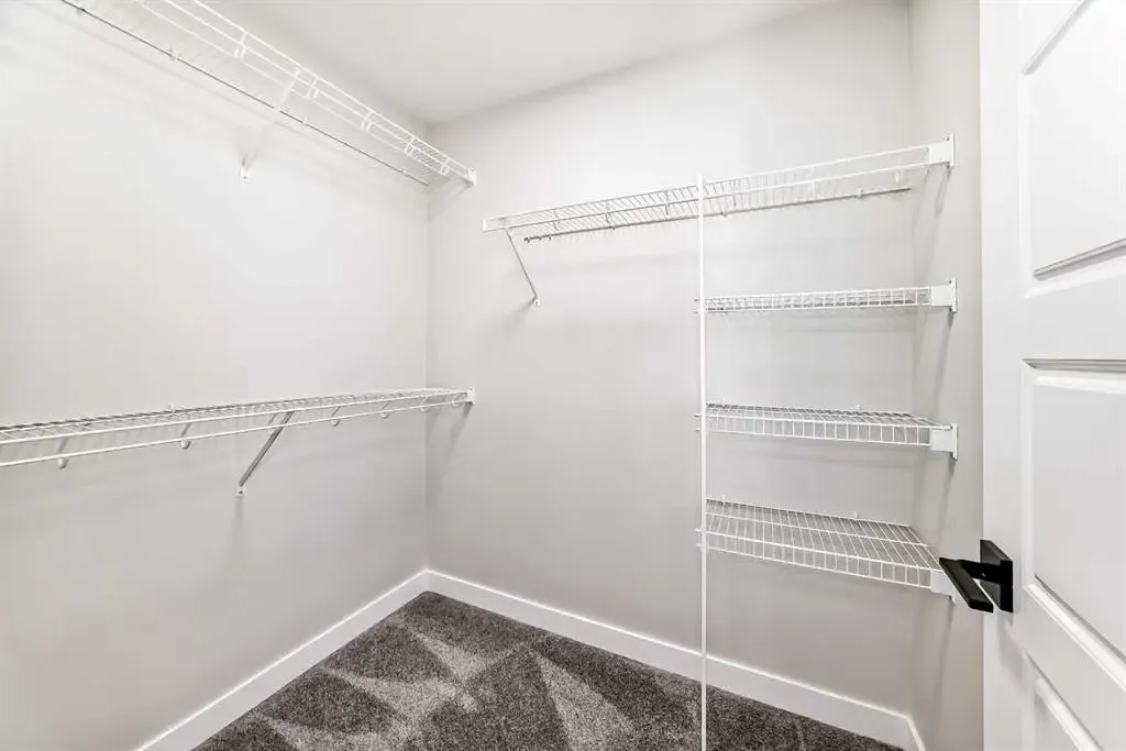 1001 REYNOLDS Crescent SW