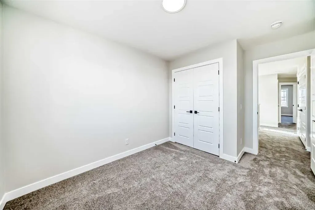 1001 REYNOLDS Crescent SW