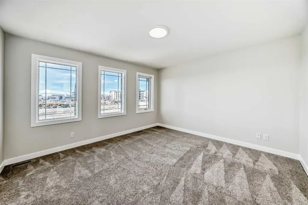 1001 REYNOLDS Crescent SW