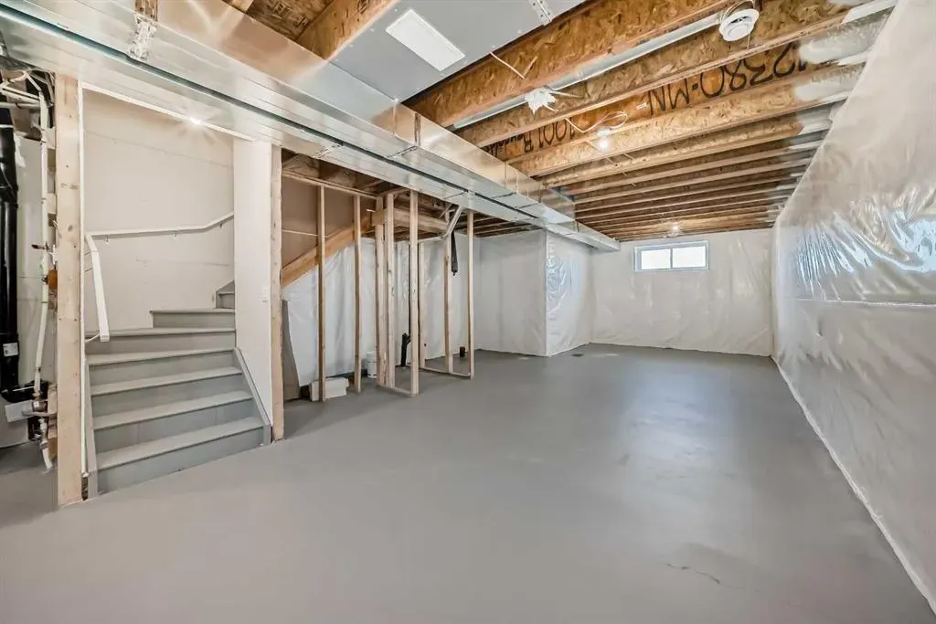 1001 REYNOLDS Crescent SW