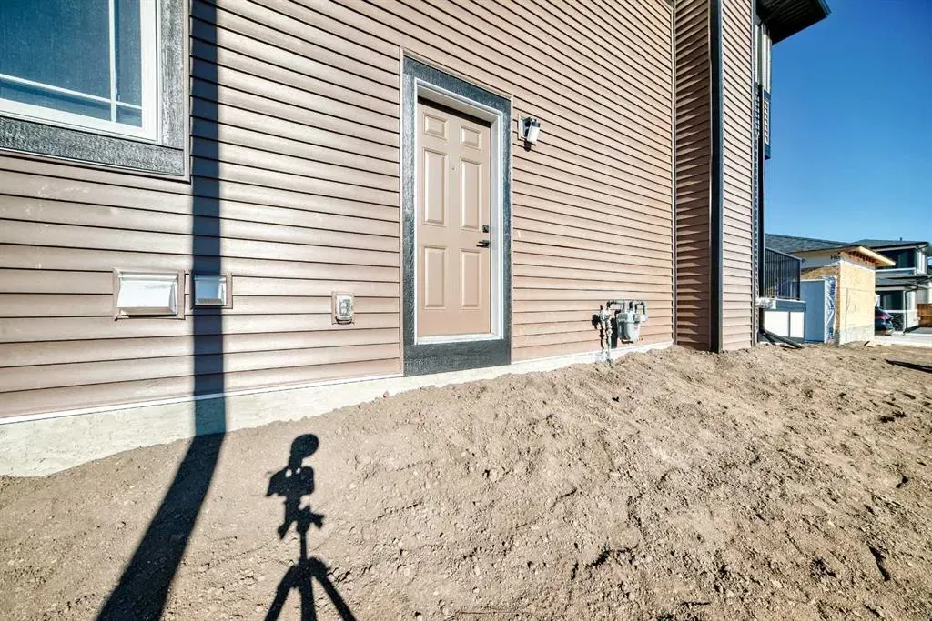 1001 REYNOLDS Crescent SW