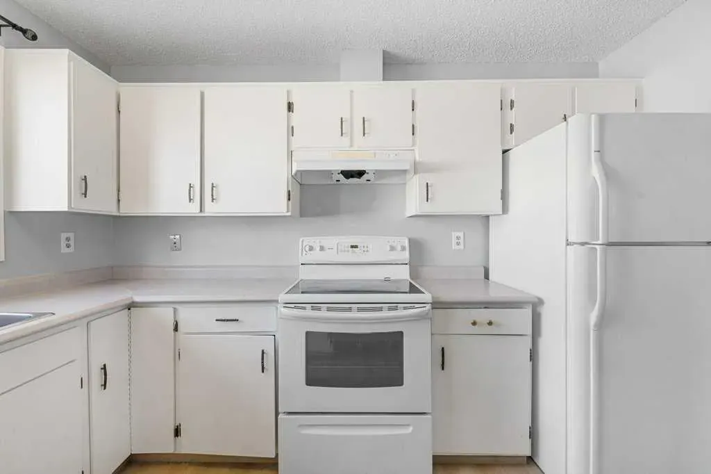 53,55 Dovercliffe Way SE