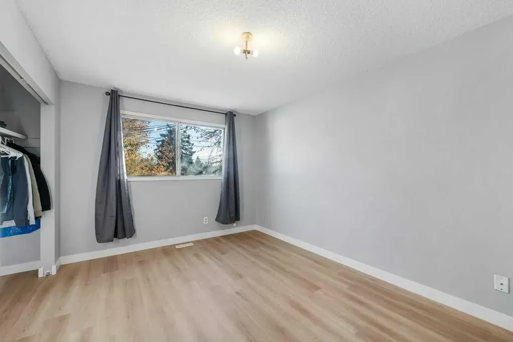 53,55 Dovercliffe Way SE