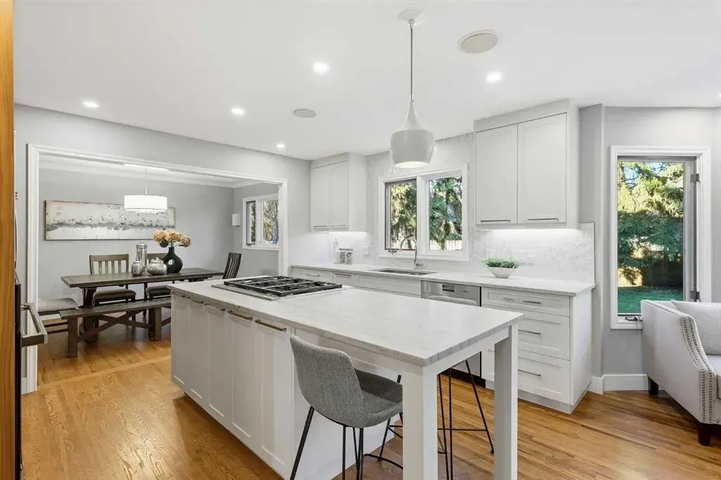 723 Willamette Drive SE