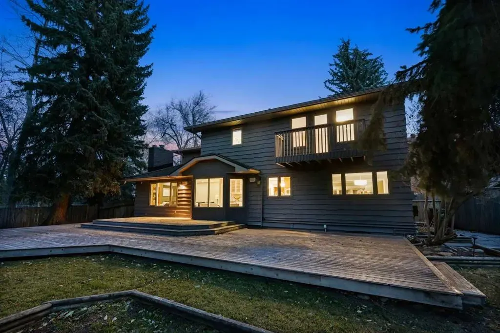 723 Willamette Drive SE