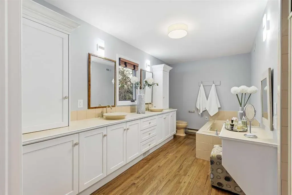 723 Willamette Drive SE