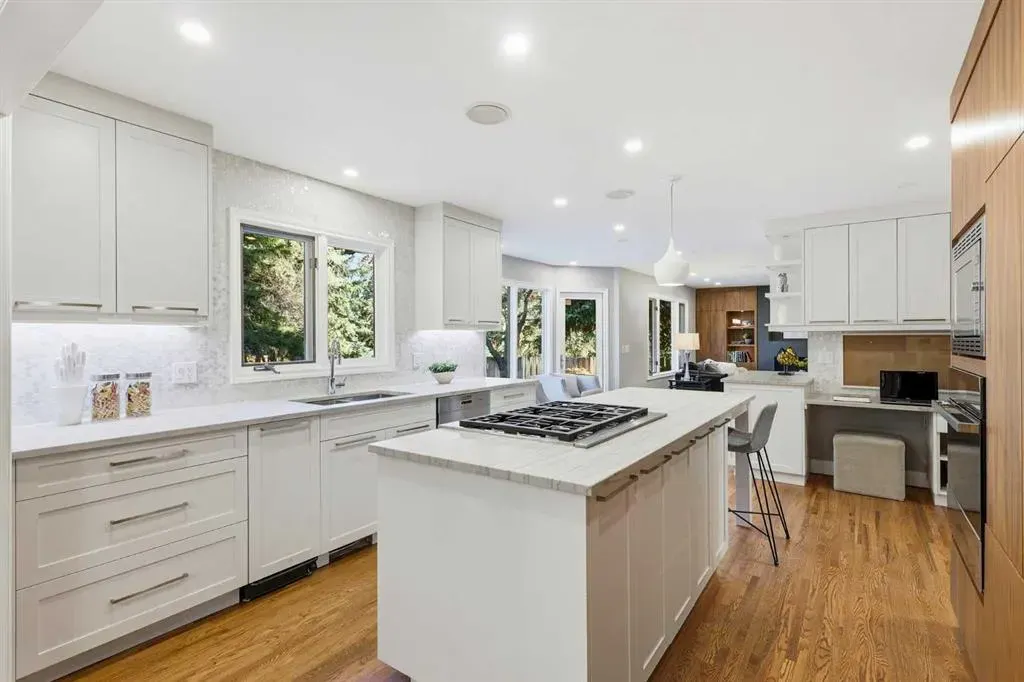 723 Willamette Drive SE