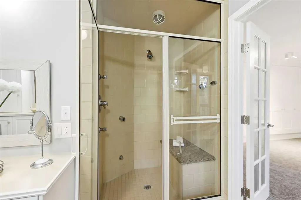 723 Willamette Drive SE