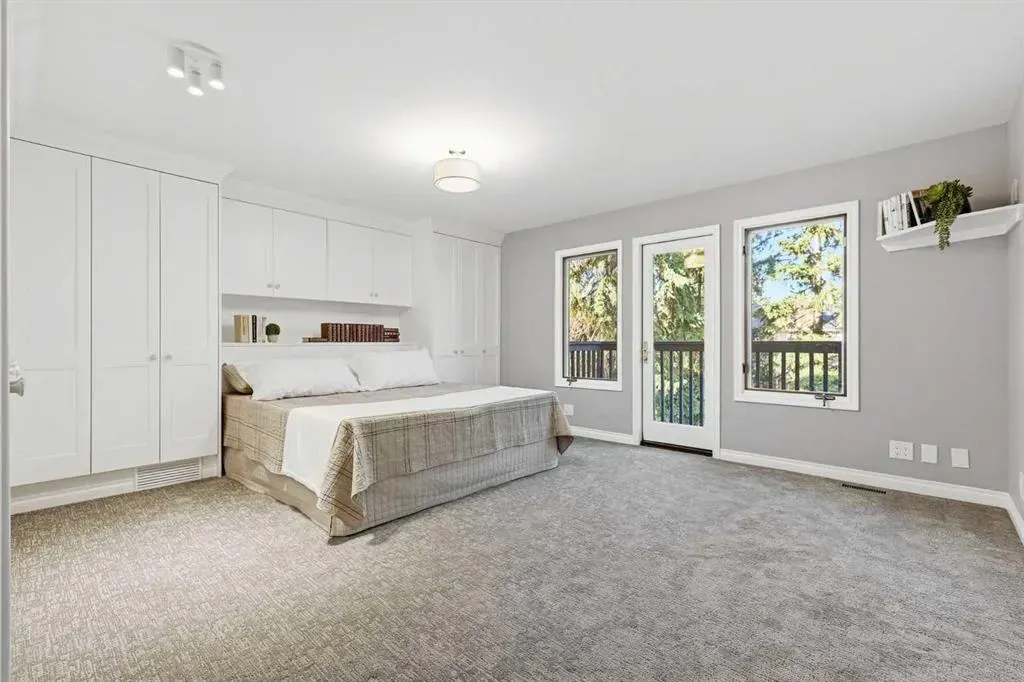 723 Willamette Drive SE