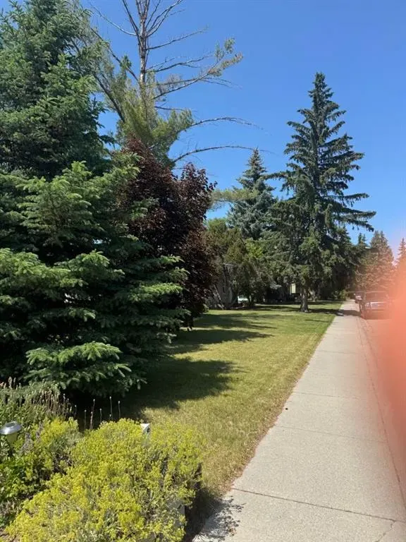 431 Queen Charlotte Drive SE