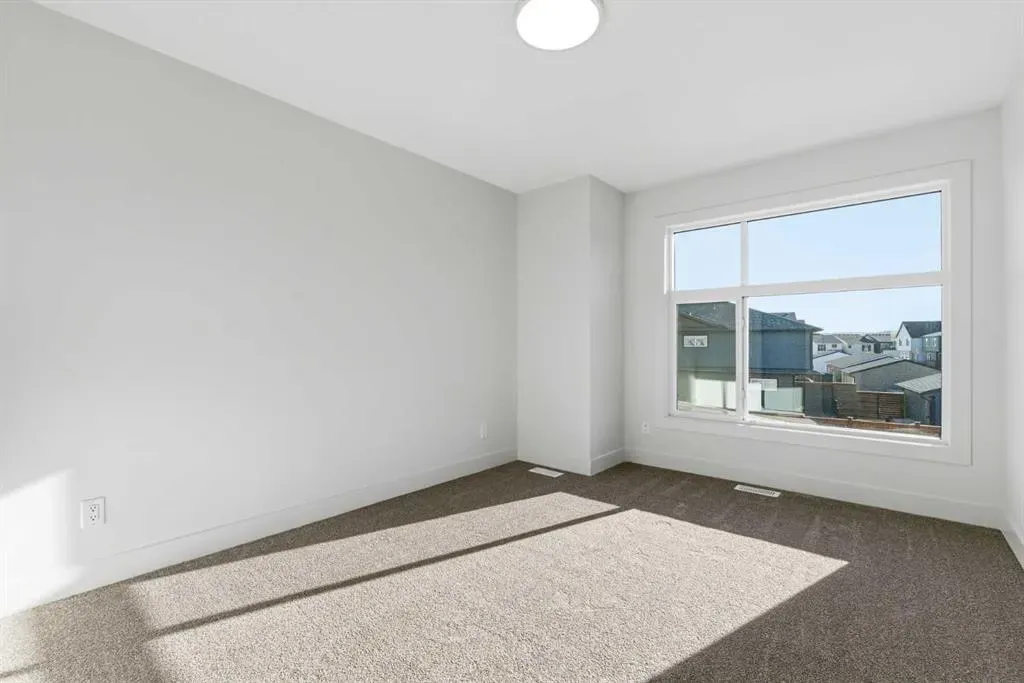 11 Rowmont Gardens NW