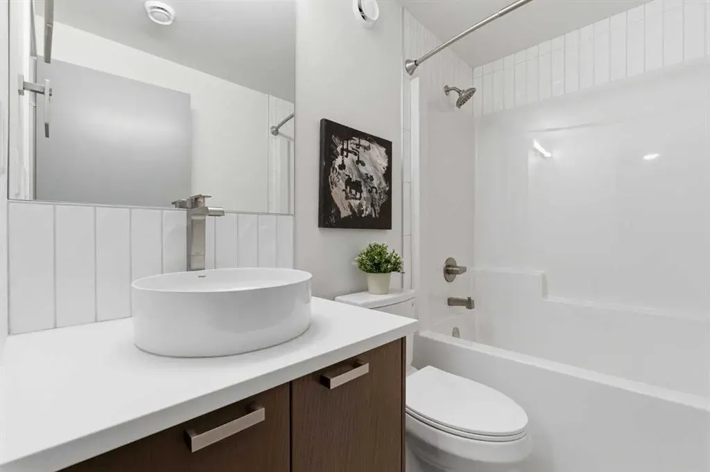 11 Rowmont Gardens NW