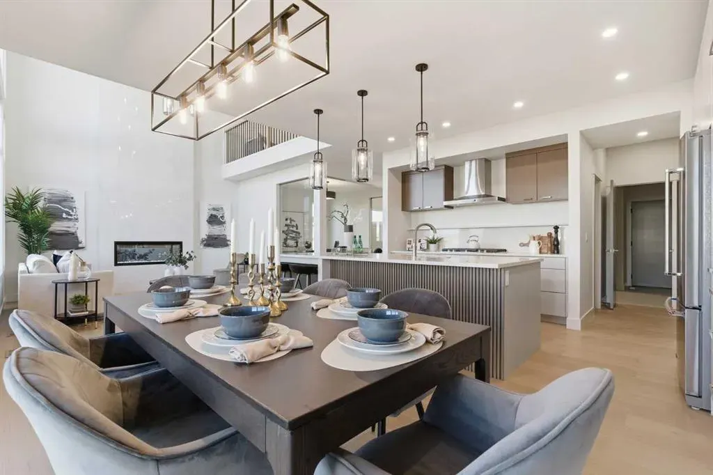 11 Rowmont Gardens NW