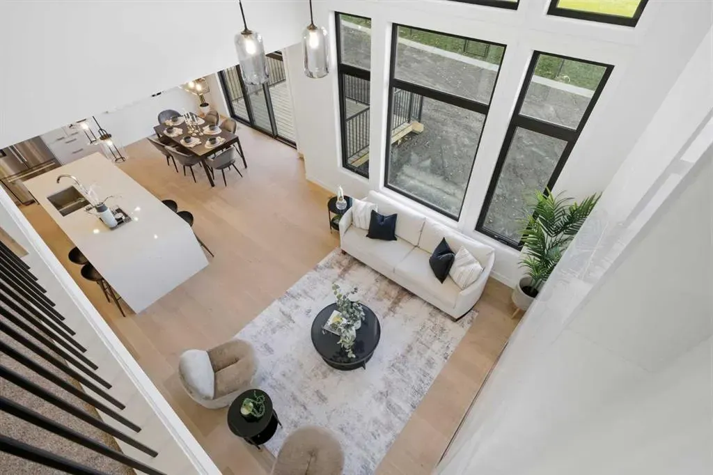 11 Rowmont Gardens NW