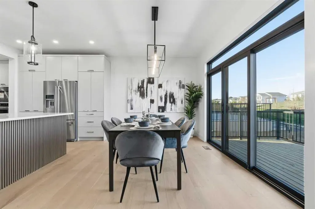 11 Rowmont Gardens NW