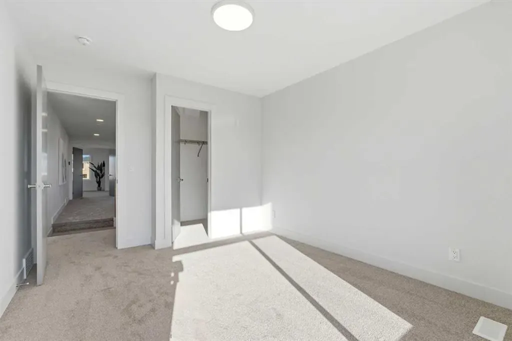 11 Rowmont Gardens NW