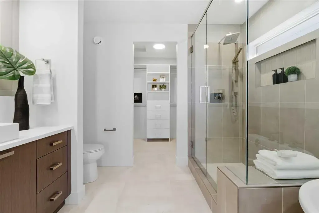 11 Rowmont Gardens NW