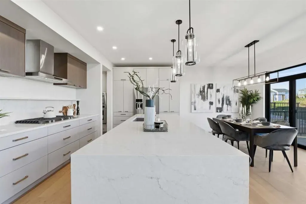 11 Rowmont Gardens NW