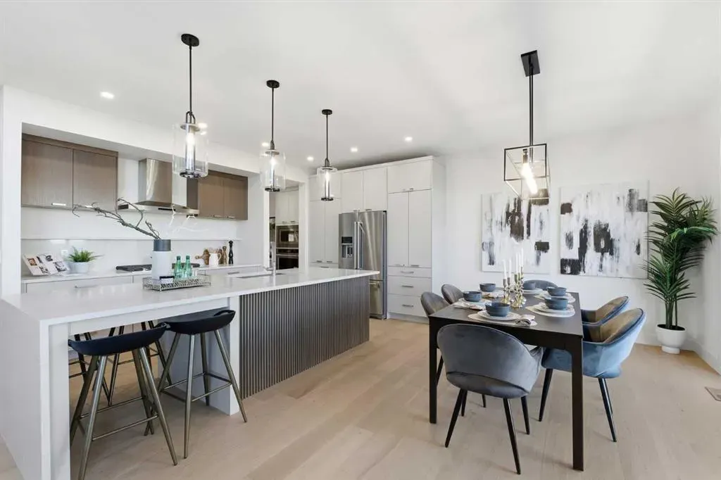 11 Rowmont Gardens NW