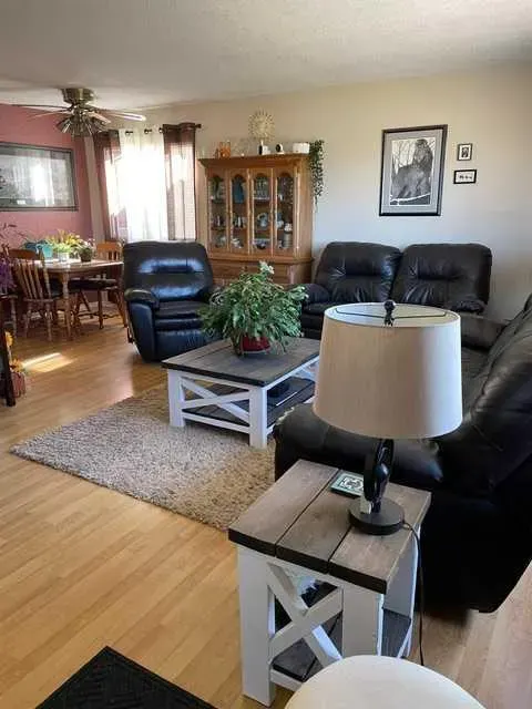 11409 103 Street Street