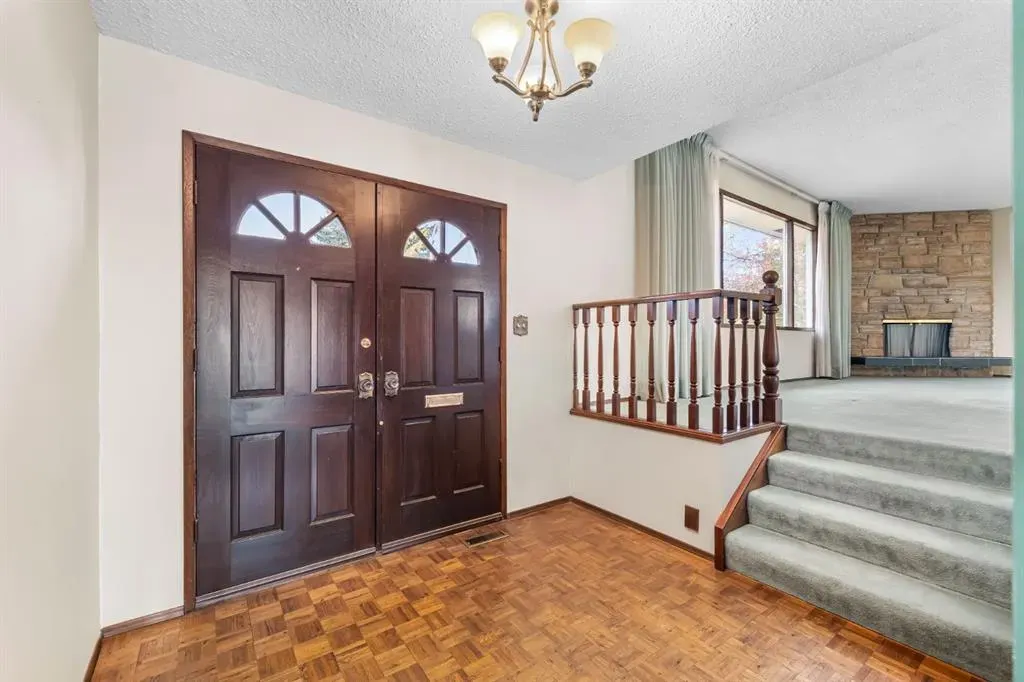 3375 Breton Close NW