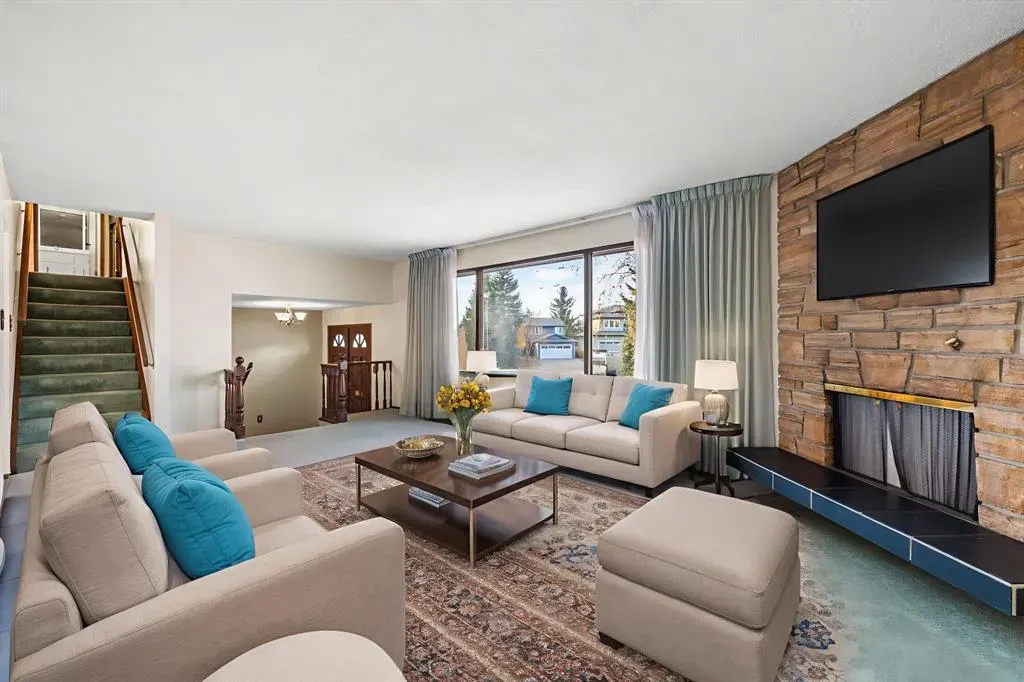 3375 Breton Close NW