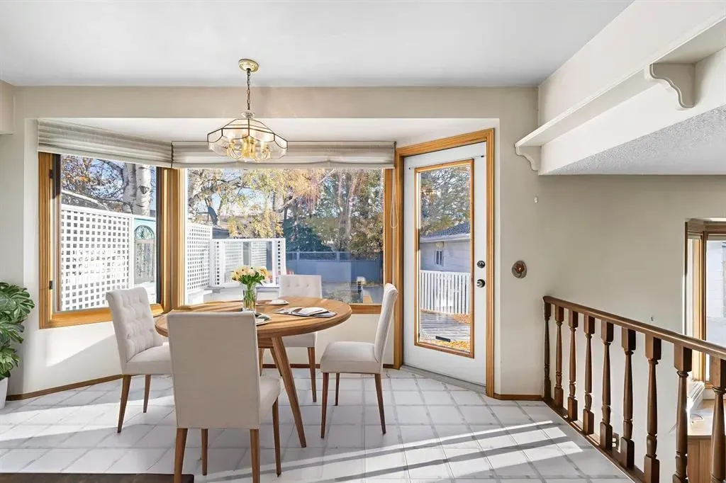 3375 Breton Close NW