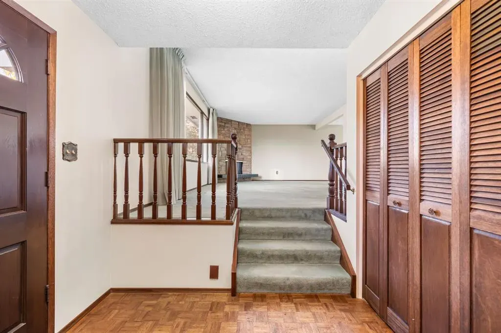 3375 Breton Close NW