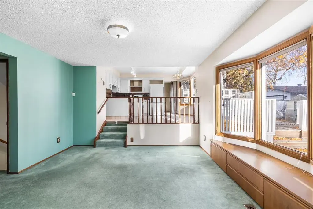 3375 Breton Close NW