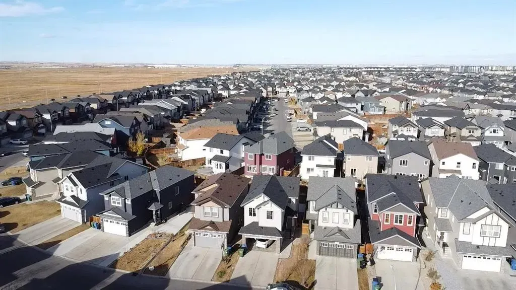 269 Skyview Shores Manor NE