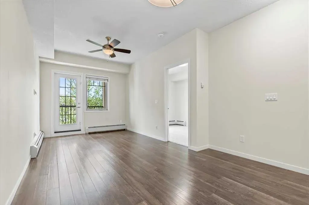 10 Mahogany Mews SE, #218