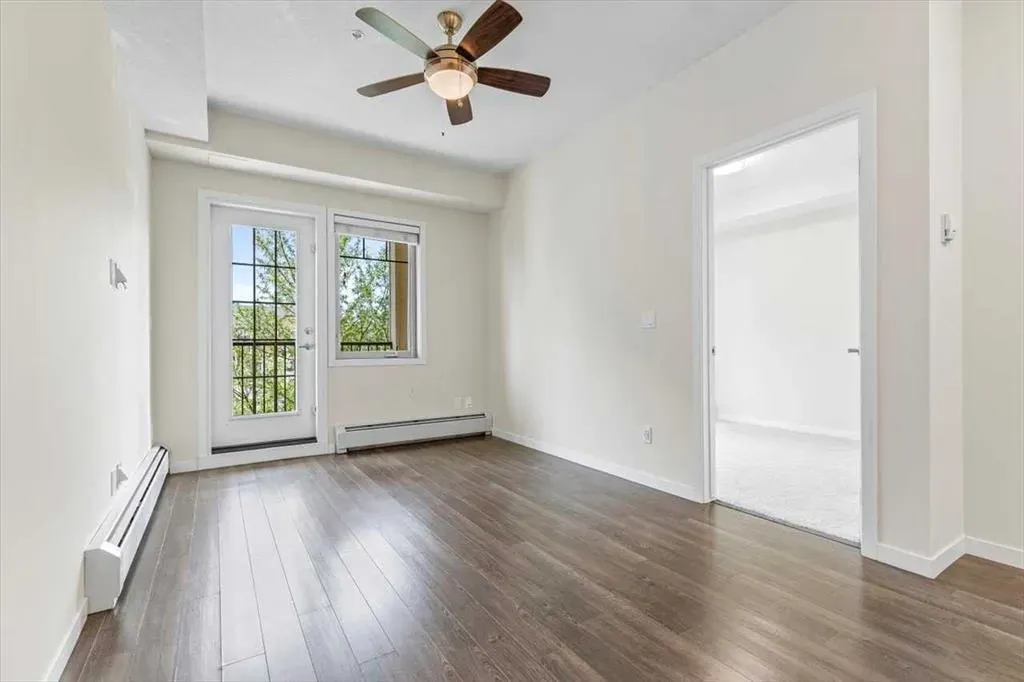 10 Mahogany Mews SE, #218