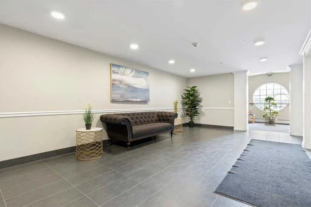 10 Mahogany Mews SE, #218