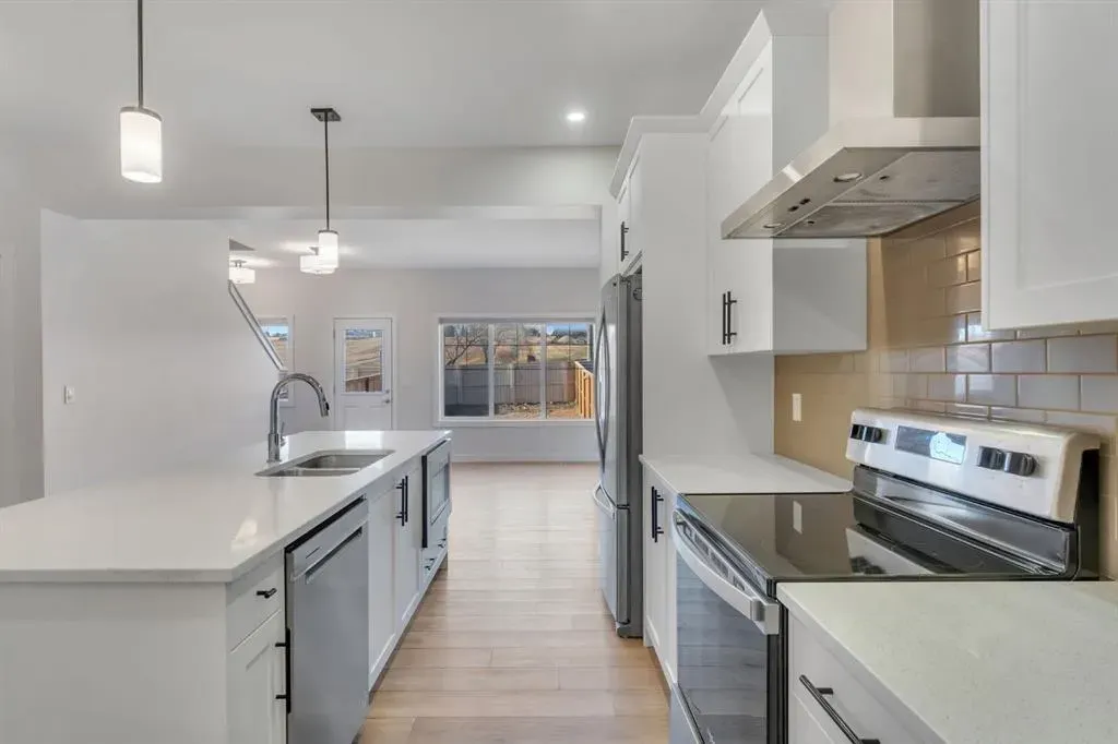 1489 Bayview Point SW