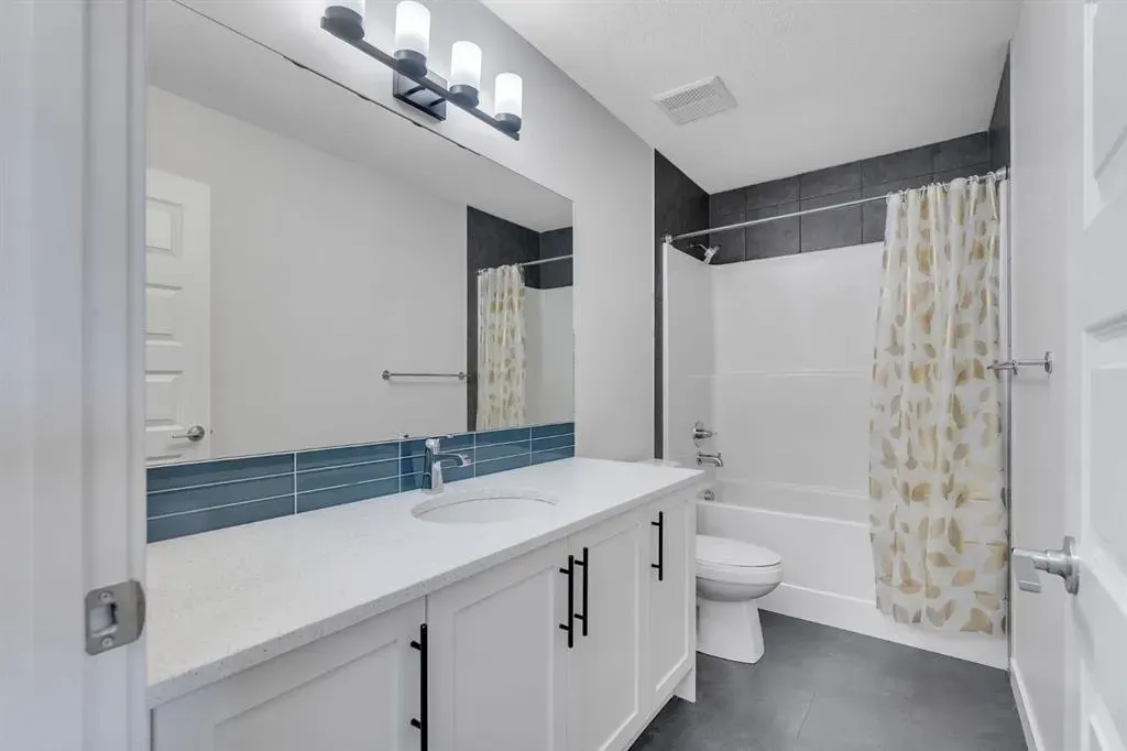 1489 Bayview Point SW