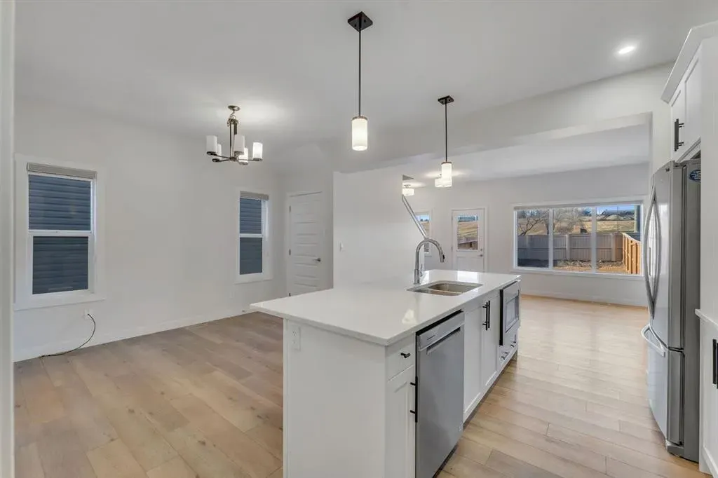 1489 Bayview Point SW