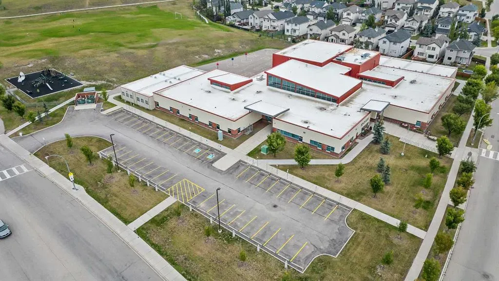 22 Royal Birch Way NW