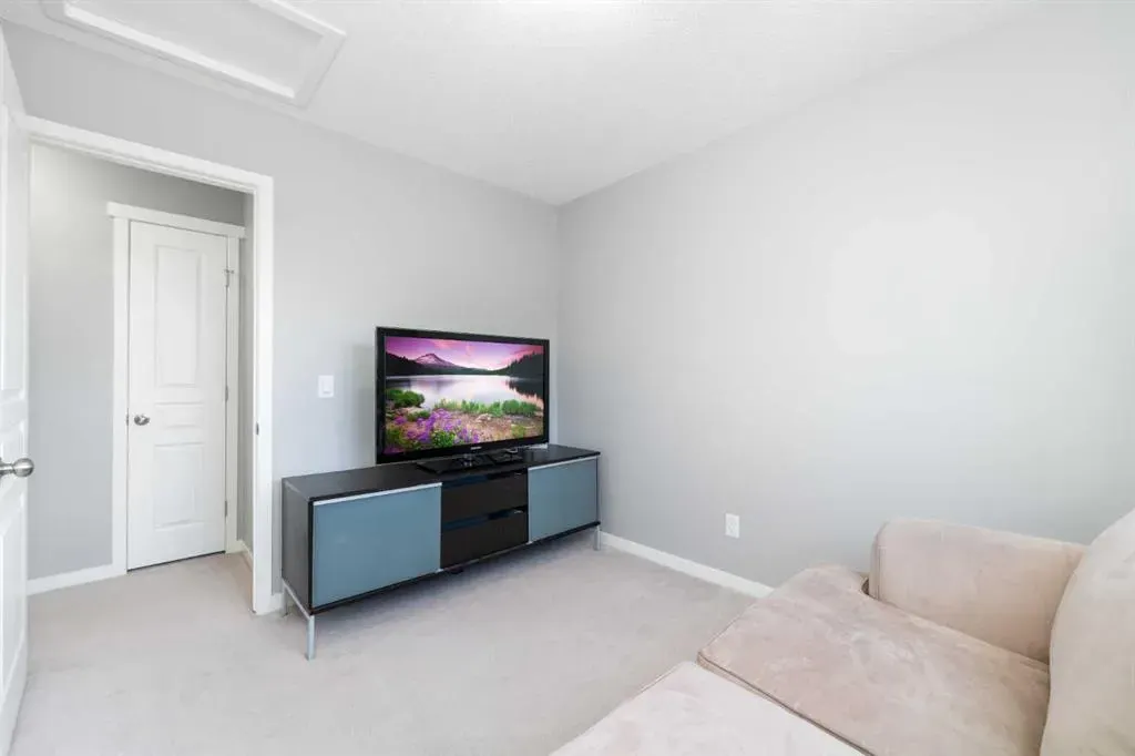 64 Copperpond Park SE