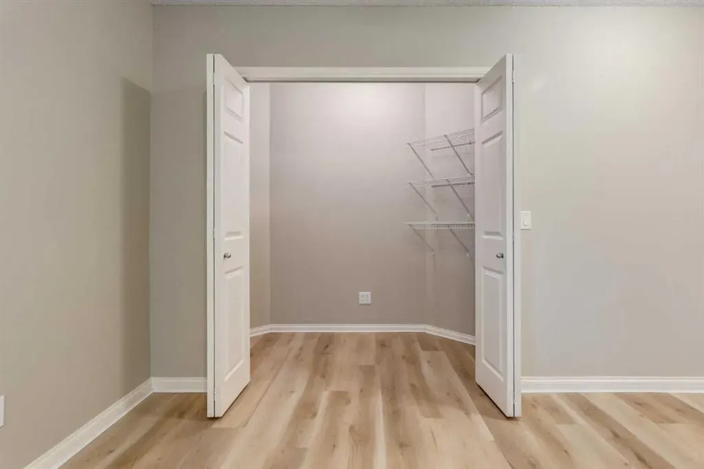 1880 Thornbird Road SE