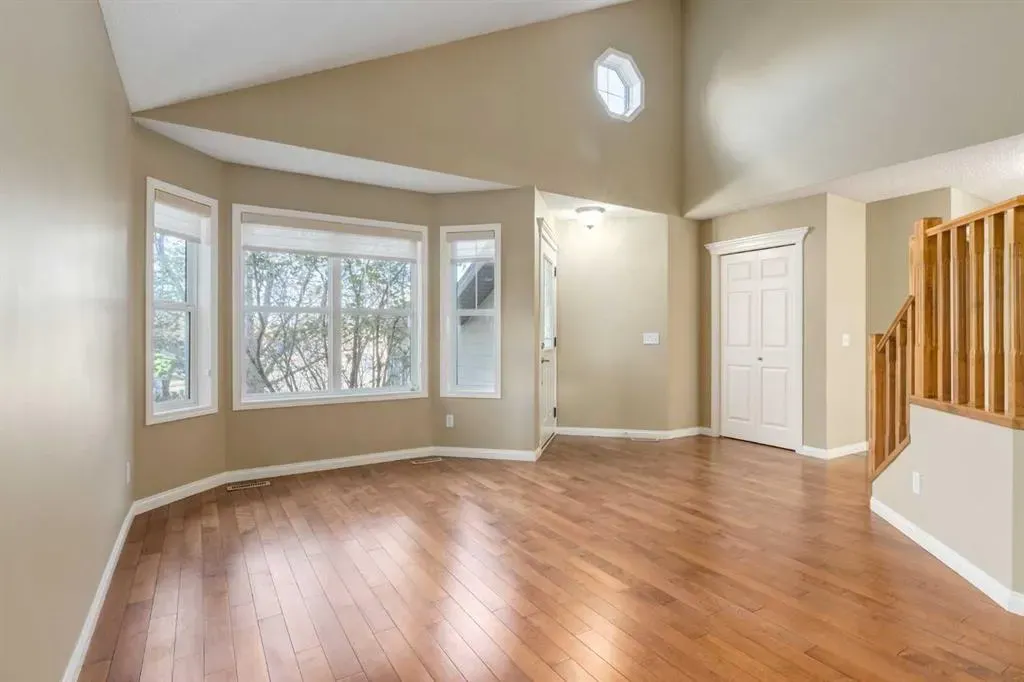 1880 Thornbird Road SE