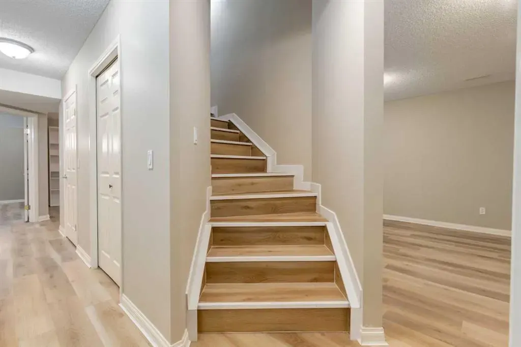 1880 Thornbird Road SE