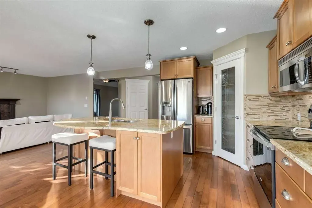 1880 Thornbird Road SE