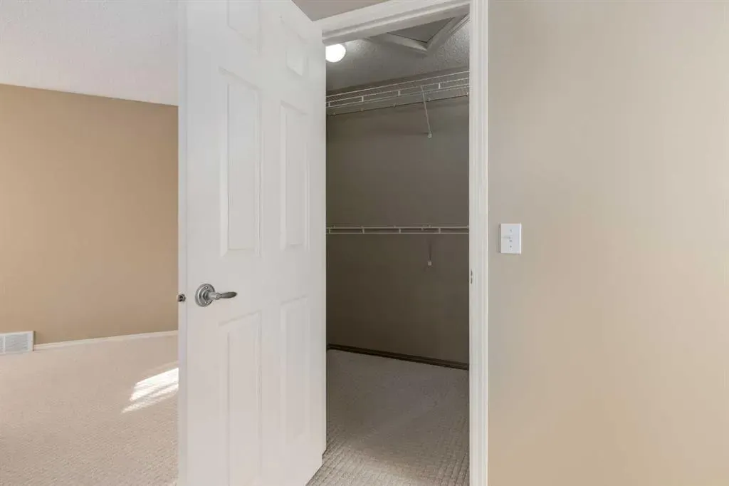 1880 Thornbird Road SE