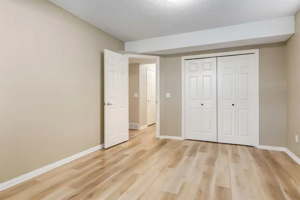 1880 Thornbird Road SE