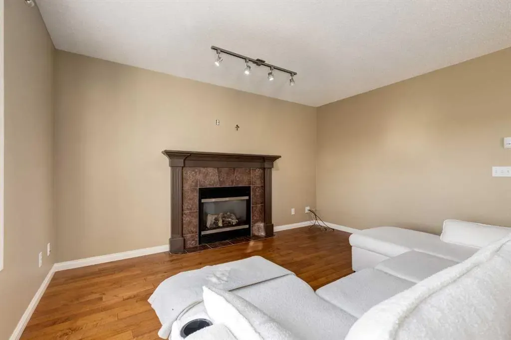 1880 Thornbird Road SE