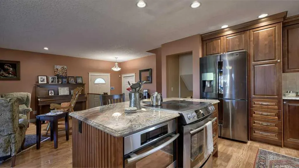 232 Penbrooke Way SE